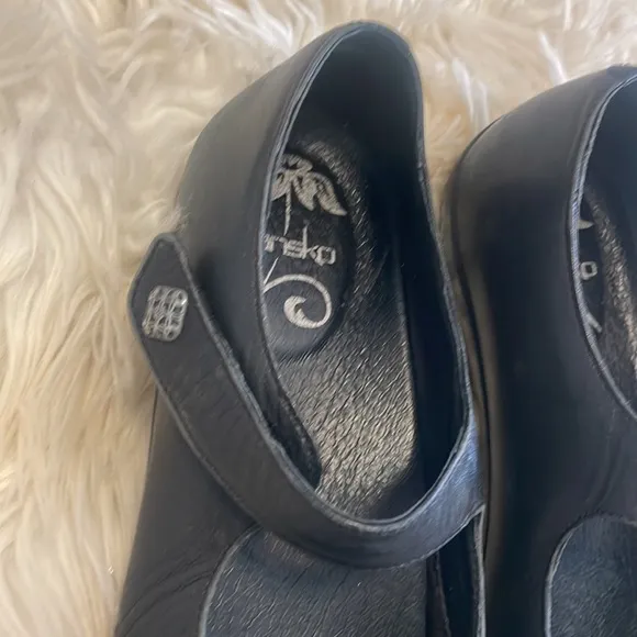 Dansko leather Velcro black round toe slip on clogs nurse business shoes sz 39