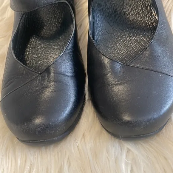 Dansko leather Velcro black round toe slip on clogs nurse business shoes sz 39