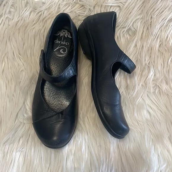 Dansko leather Velcro black round toe slip on clogs nurse business shoes sz 39