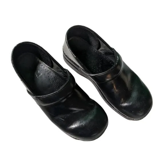 DANSKO leather work nurse clogs Women's Size 40 / 9.5-10 in Black