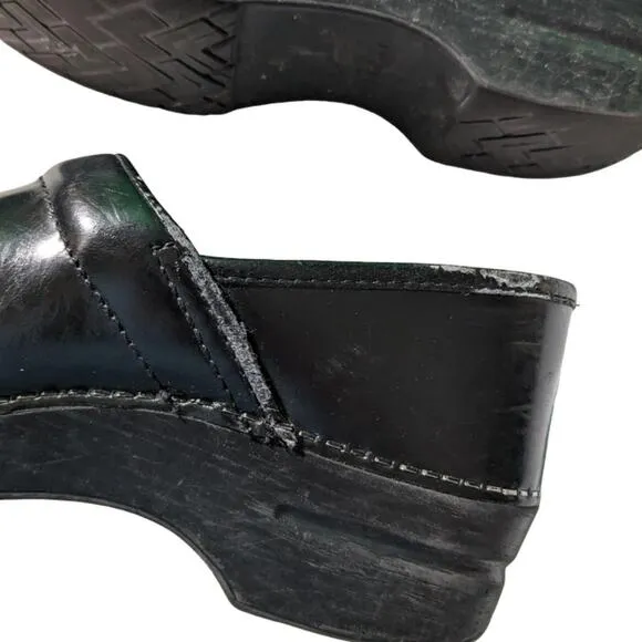 DANSKO leather work nurse clogs Women's Size 40 / 9.5-10 in Black
