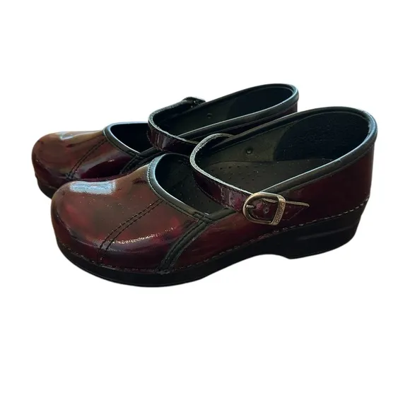 Dansko Mary Jane Clogs Red Patent Leather EU38