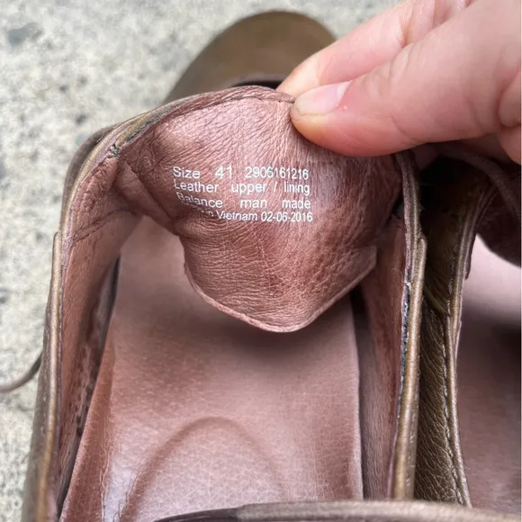 Dansko Mary Jane Linda Lace Up Pump Oxfords in Taupe Burnished Leather