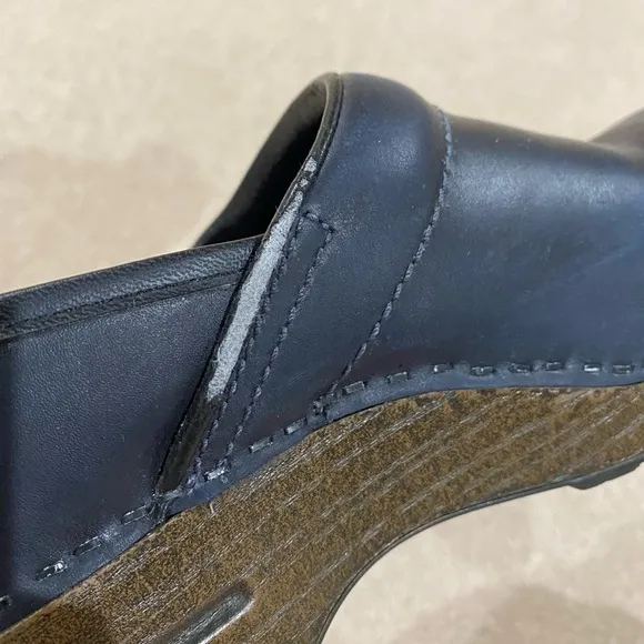 Dansko Matte Blue Leather Clogs size 36