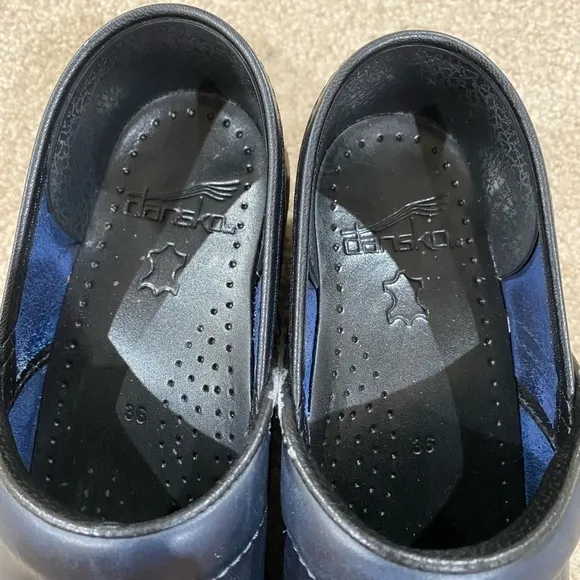 Dansko Matte Blue Leather Clogs size 36