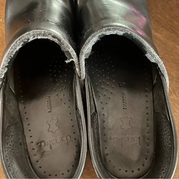 Dansko Men’s Professional Solid Black Clogs Narrow Size EU 41/US 8