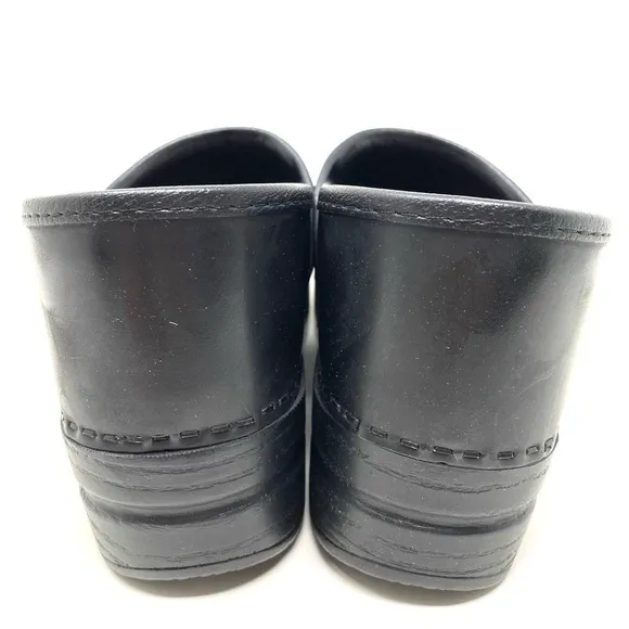 DANSKO Narrow Professional Cabrio Black Clogs