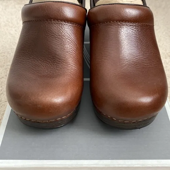 Dansko NIB Women's Brown Professional Tumbled Pull Up Clogs Size‎ EU 36 US 5.5-6