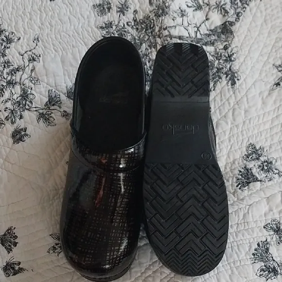 Dansko NWOB clogs size 39
