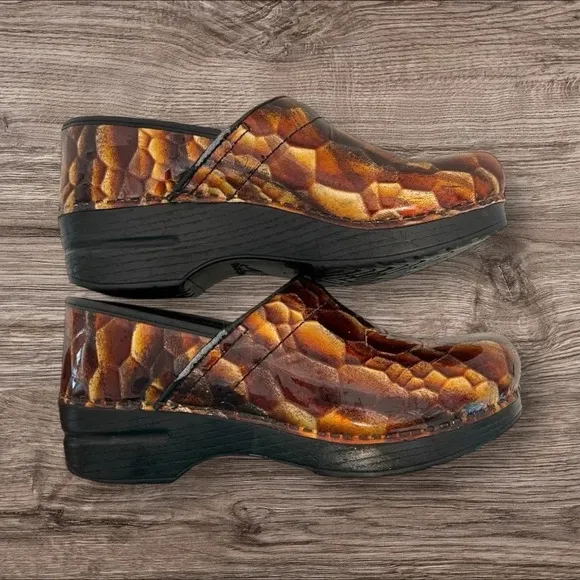 Dansko Patent Leather Clog Tiger's Eye Animal Print Ember/Copper Size 39