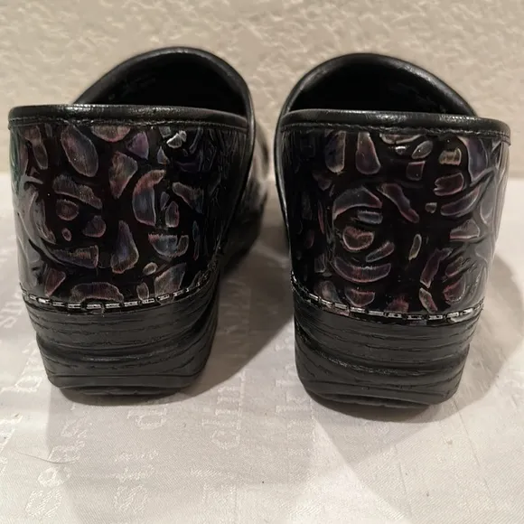 Dansko Pro-XP Clogs