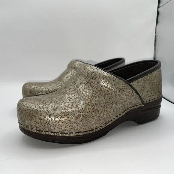 Dansko Pro XP Professional Clogs Women's Size‎ 7.5, Gold, Brown Floral Medallion