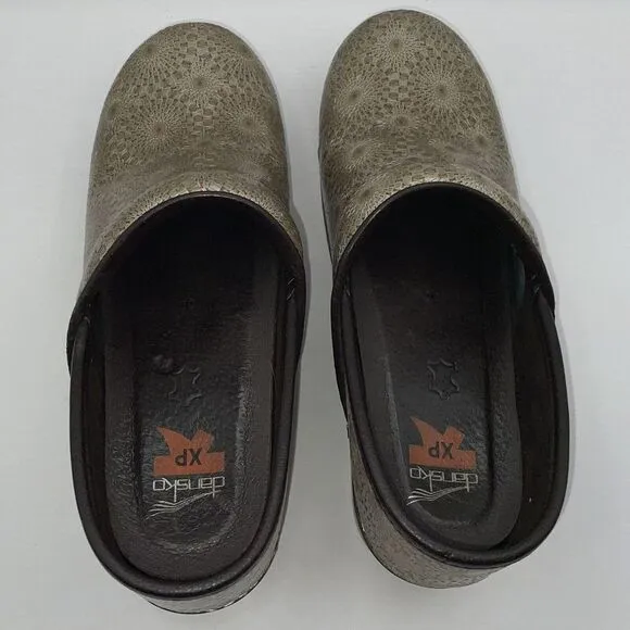 Dansko Pro XP Professional Clogs Women's Size‎ 7.5, Gold, Brown Floral Medallion