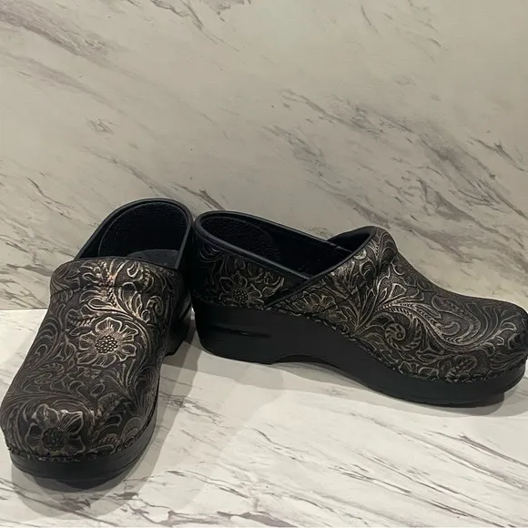 Dansko Professional Black Antique Tooled Leather Upper Nursing Clog Sizes 36