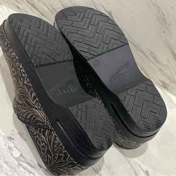 Dansko Professional Black Antique Tooled Leather Upper Nursing Clog Sizes 36