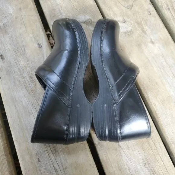 Dansko Professional Black Leather Stapled Slip-on Nursing Platform Clogs 40