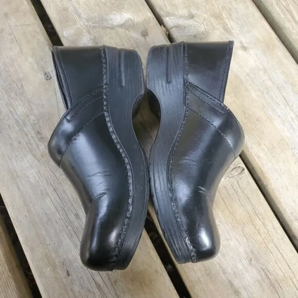 Dansko Professional Black Leather Stapled Slip-on Nursing Platform Clogs 40