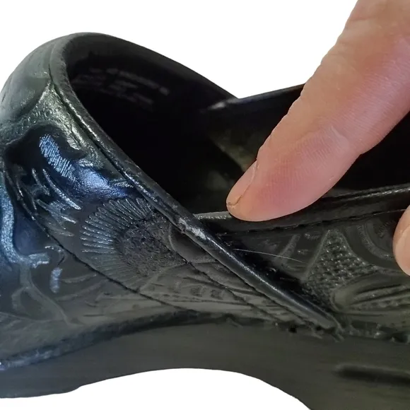 Dansko Professional Black Tooled Leather Printed Work Clogs Women’s Size 40