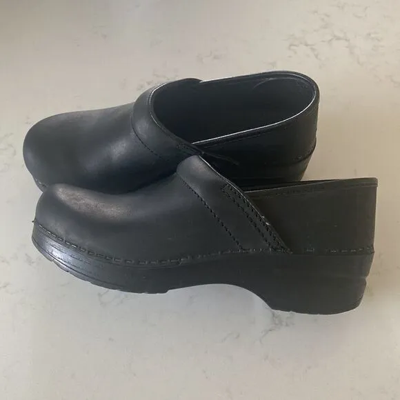 Dansko Professional Black Oiled Leather Clogs Size 37