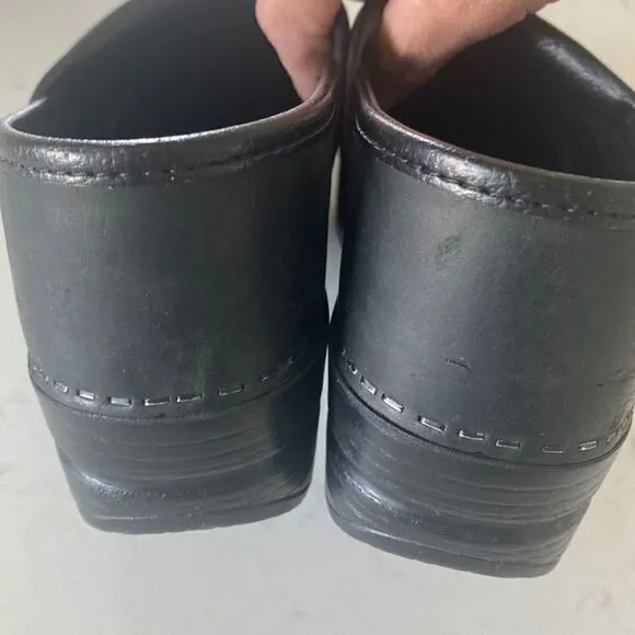 Dansko Professional Black Oiled Leather Clogs Size 37