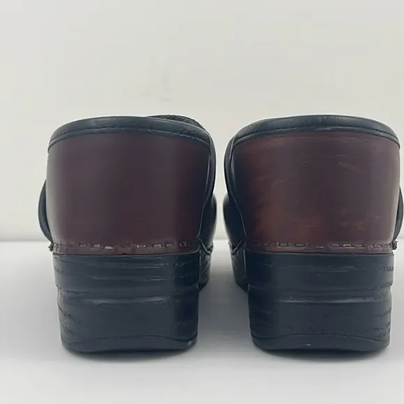 Dansko Professional Brown Leather Clogs Size 42 US 11.5 - 12 Comfort Work Shoes