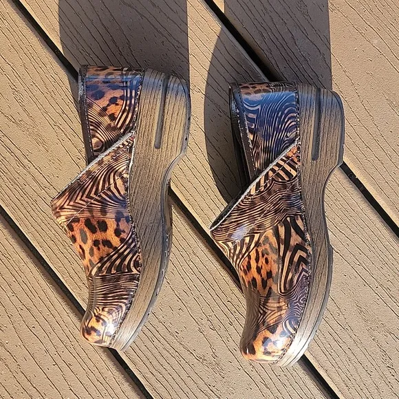 Dansko Professional Cheetah Print Patent Leather  Clogs - Size UK 38 |US 7.5-8