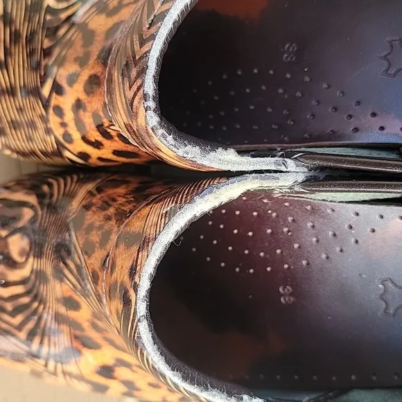 Dansko Professional Cheetah Print Patent Leather  Clogs - Size UK 38 |US 7.5-8