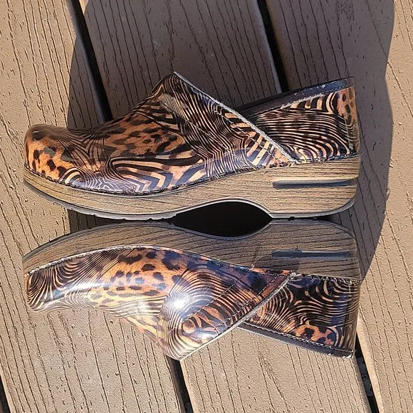 Dansko Professional Cheetah Print Patent Leather  Clogs - Size UK 38 |US 7.5-8