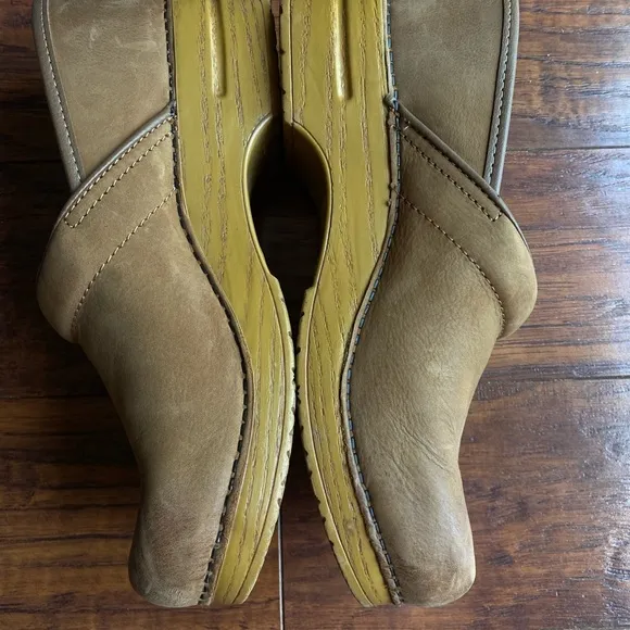Dansko professional clogs leather tan honey brown 42 work shoes comfortable