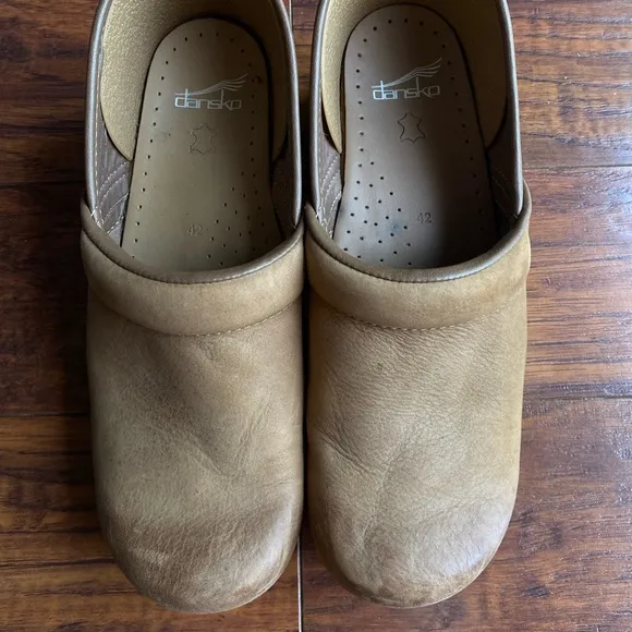 Dansko professional clogs leather tan honey brown 42 work shoes comfortable