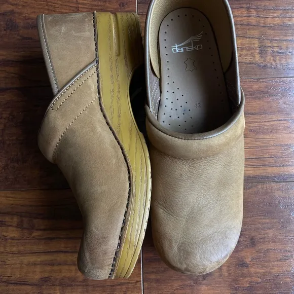Dansko professional clogs leather tan honey brown 42 work shoes comfortable