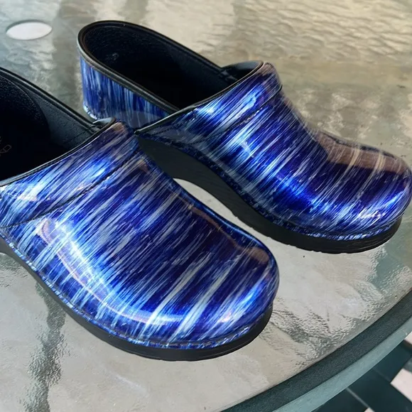 Dansko Professional Clogs New no Box Sz 38 (7.5-8) Patent Leather in Blue Water