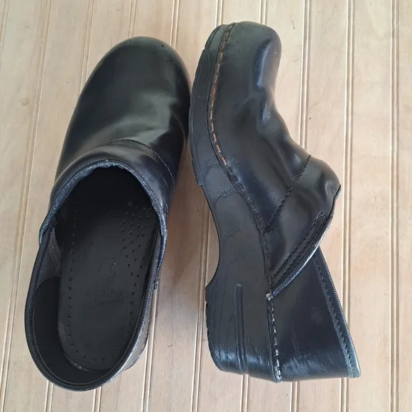 Dansko Professional Slip Resistant Comfort Waterproof Black Leather Clogs