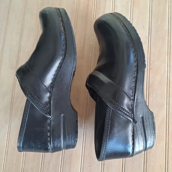 Dansko Professional Slip Resistant Comfort Waterproof Black Leather Clogs