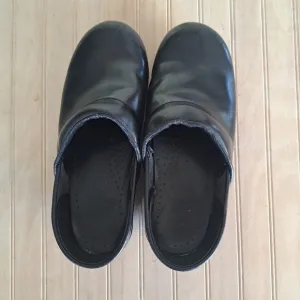 Dansko Professional Slip Resistant Comfort Waterproof Black Leather Clogs