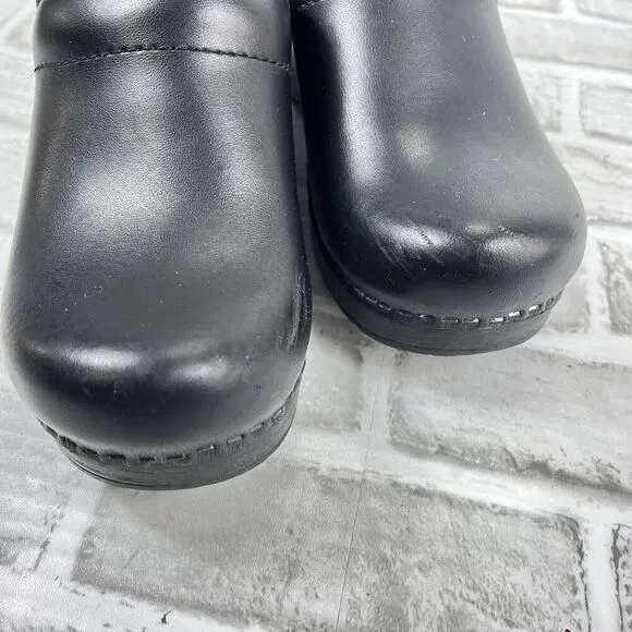 Dansko Professional Women's Size 38- 7.5/8 Black Leather Work Nurse Clogs