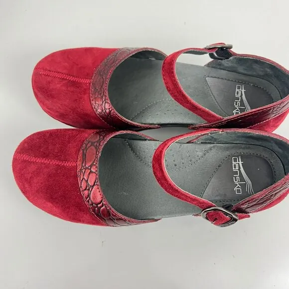 Dansko Sally Red Suede Croc Mary Jane Clogs Size EU 38 7.5/8