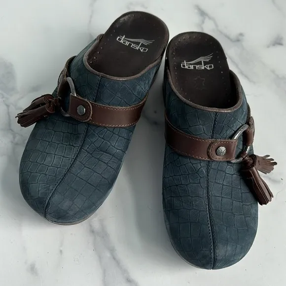 Dansko Shandi Nubuck Clogs Mules Blue Leather Croc Pattern Tassel Size EU 36