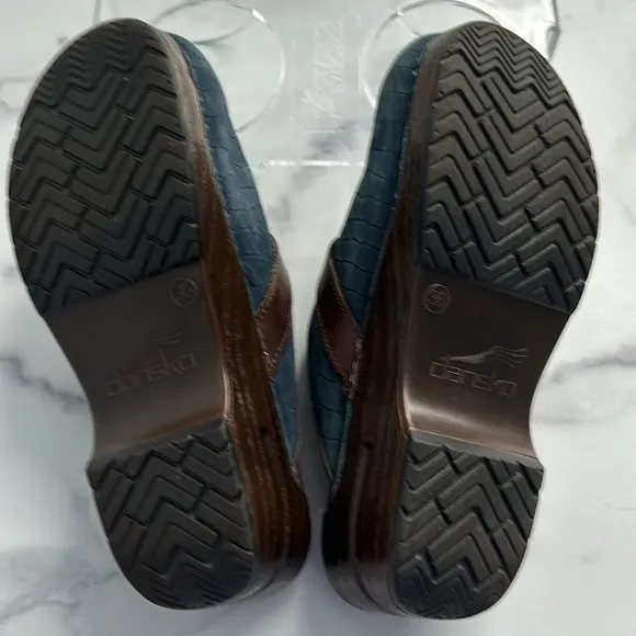 Dansko Shandi Nubuck Clogs Mules Blue Leather Croc Pattern Tassel Size EU 36
