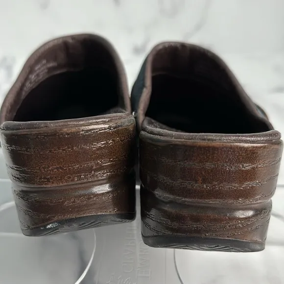 Dansko Shandi Nubuck Clogs Mules Blue Leather Croc Pattern Tassel Size EU 36