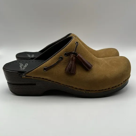 Dansko Shannon Leather Tassel Clogs Size 40 eu