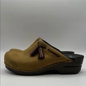 Dansko Shannon Leather Tassel Clogs Size 40 eu