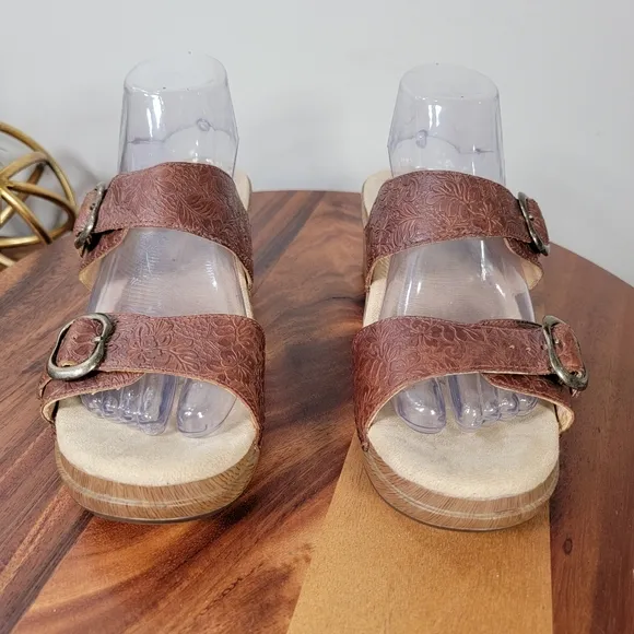 Dansko Sophie Brown floral Tooled Leather Clog Sandals Size 41 Comfy Boho Retro