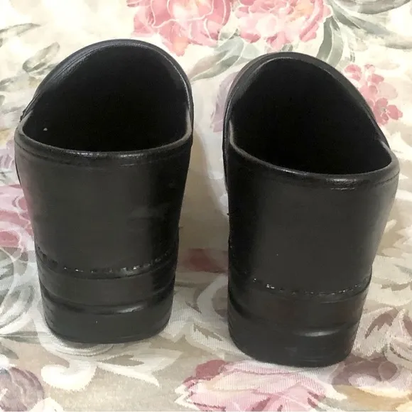 Dansko Stapled Nurse Doctor Work Black Leather Clogs size 11.5-12 US 42 EU