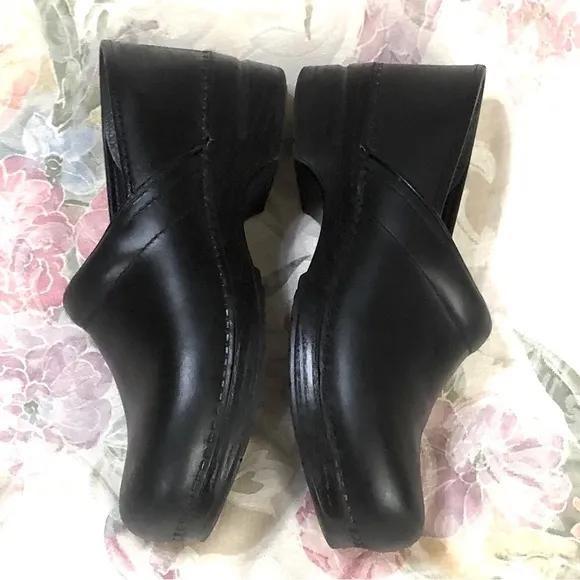 Dansko Stapled Nurse Doctor Work Black Leather Clogs size 11.5-12 US 42 EU