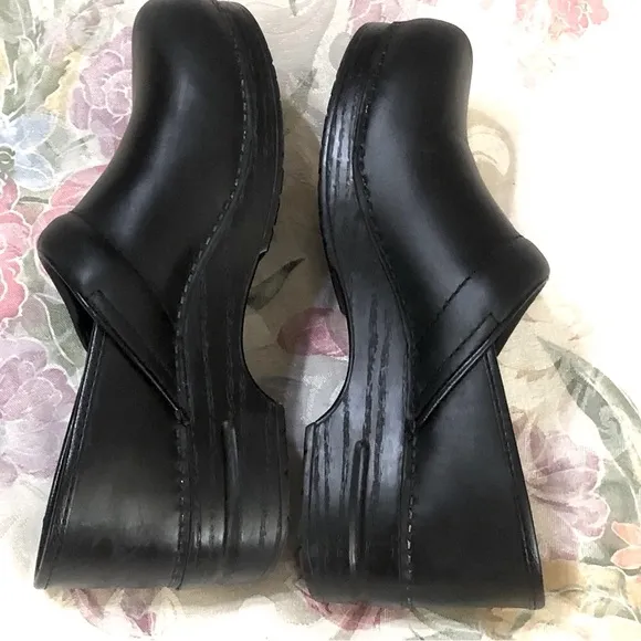 Dansko Stapled Nurse Doctor Work Black Leather Clogs size 11.5-12 US 42 EU