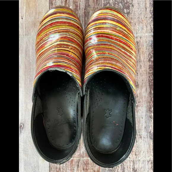 Dansko stipped clogs size 38‎