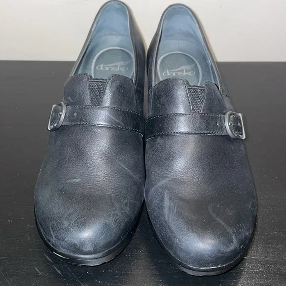 Dansko Tamara Black Leather Clogs with accent buckle.  Size 40 EU or 10-10.5 US.