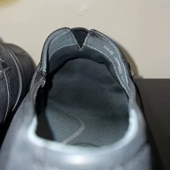 Dansko Tamara Black Leather Clogs with accent buckle.  Size 40 EU or 10-10.5 US.