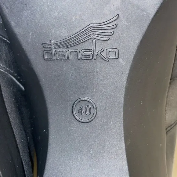 Dansko Tamara Black Leather Clogs with accent buckle.  Size 40 EU or 10-10.5 US.